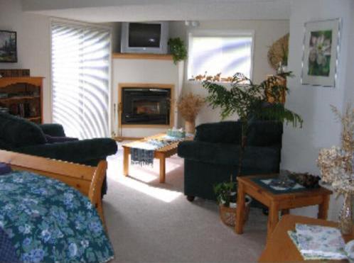 Avens Renaissance B&B 캔모어 객실 사진